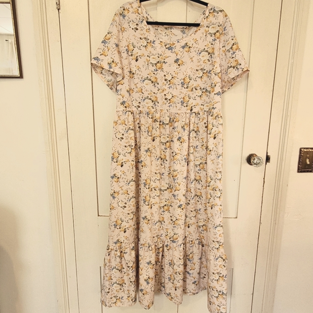 Short sleeved floral maxi dress